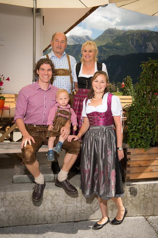Gasthaus & Pension Alphorn ليش ام ارلبرغ المظهر الخارجي الصورة