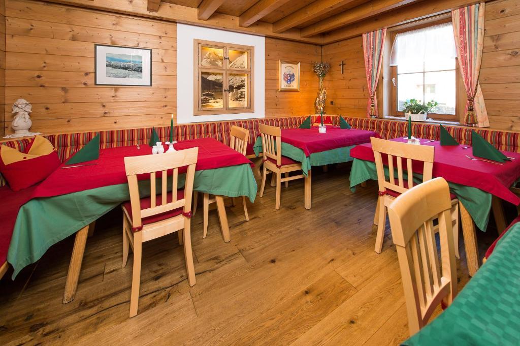 Gasthaus & Pension Alphorn ليش ام ارلبرغ المظهر الخارجي الصورة