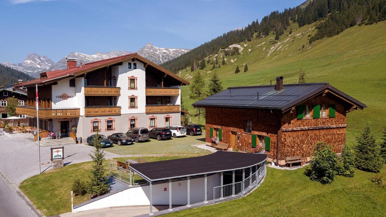Gasthaus & Pension Alphorn ليش ام ارلبرغ المظهر الخارجي الصورة